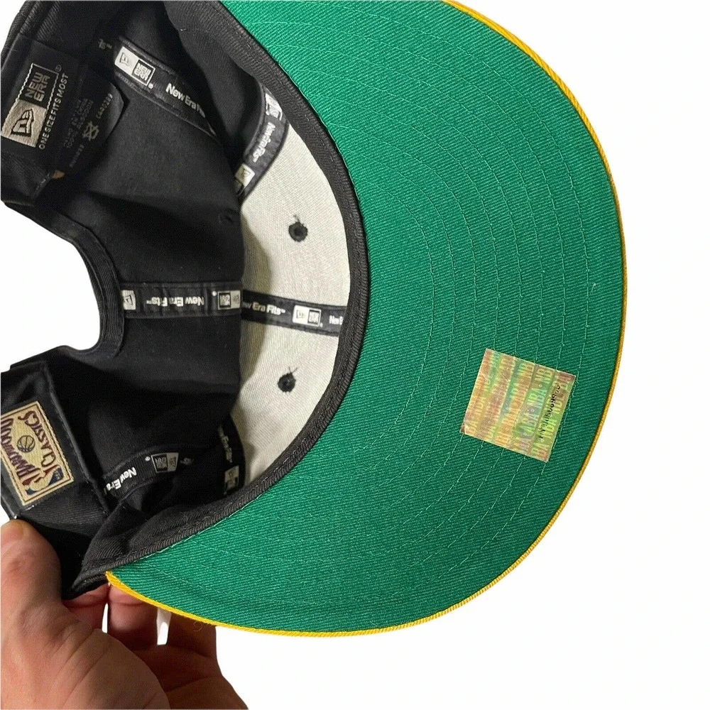 New‎ Era Los Angeles Lakers Black Yellow Snapback 9Fifty Hat Cap